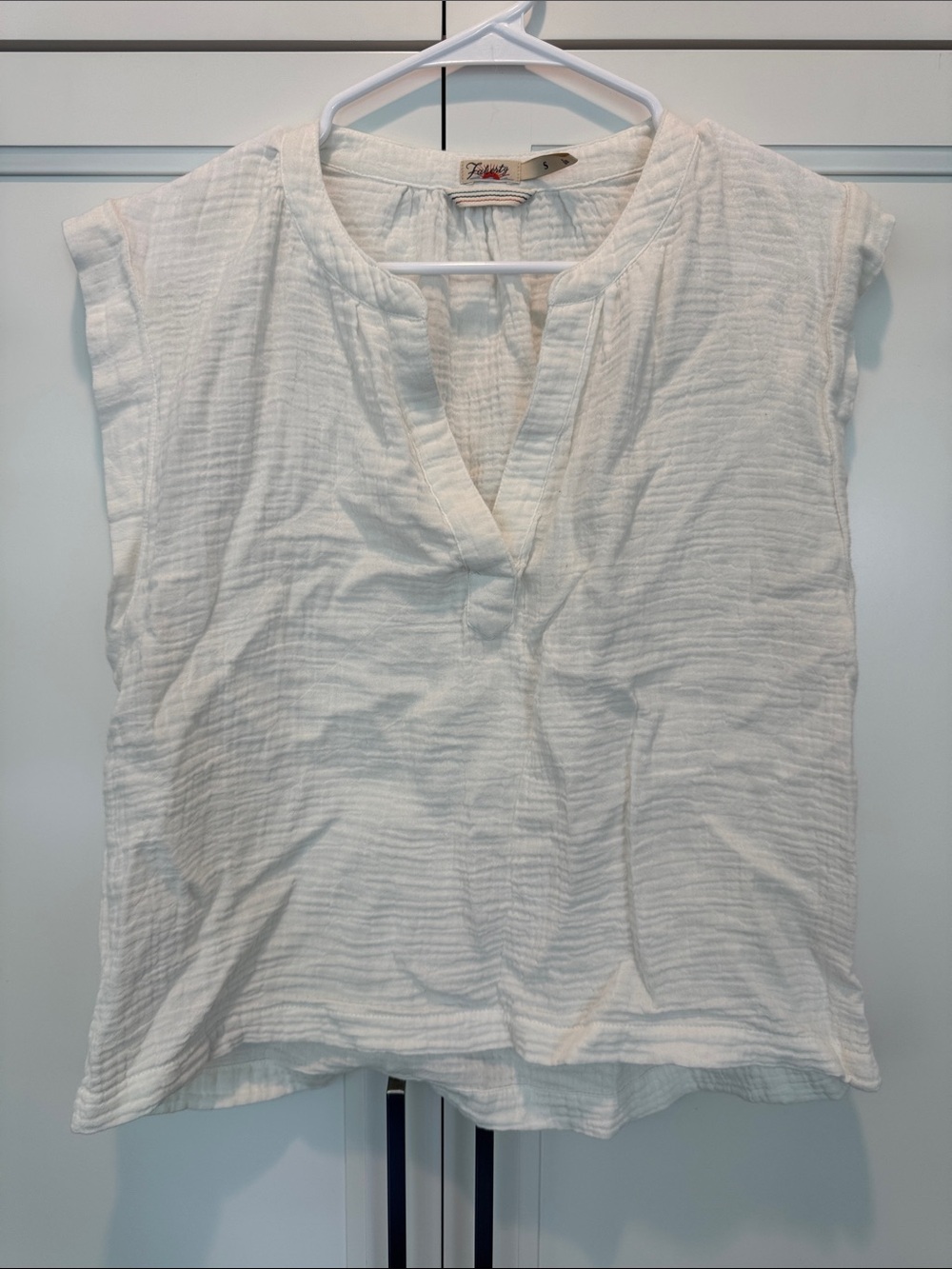 Faherty White Split-Neck Cap Sleeve Tunic size S